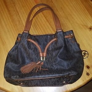 Michael kors drawstring lg purse